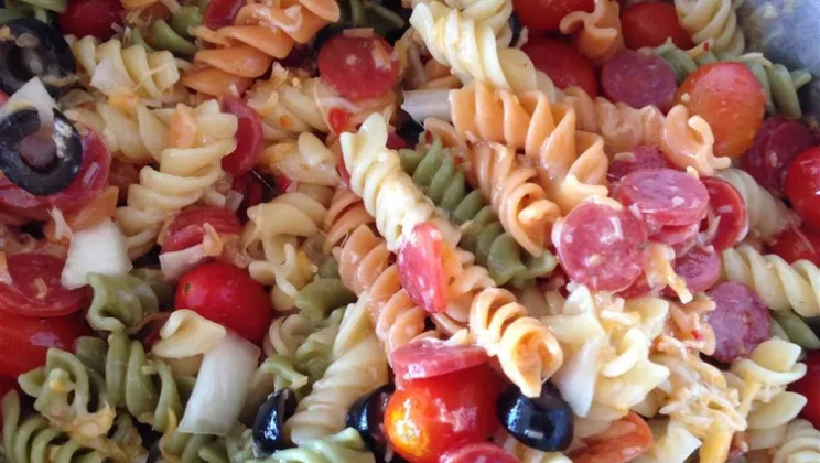 Simple and Delicious Classic Italian Pasta Salad Recipe for Beginners